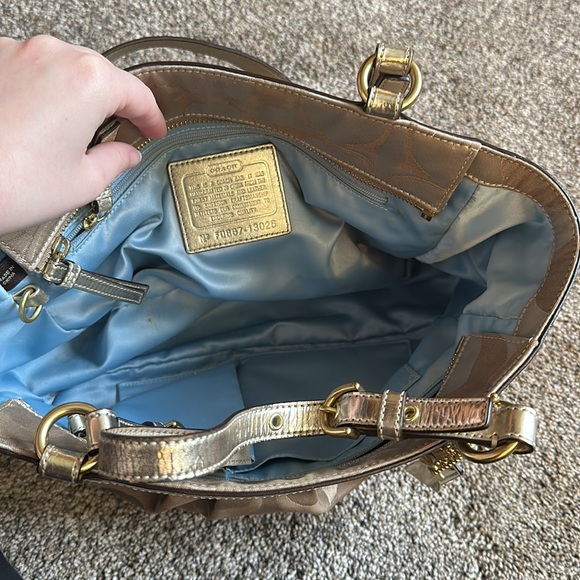 Coach purse - Picture 3 of 4